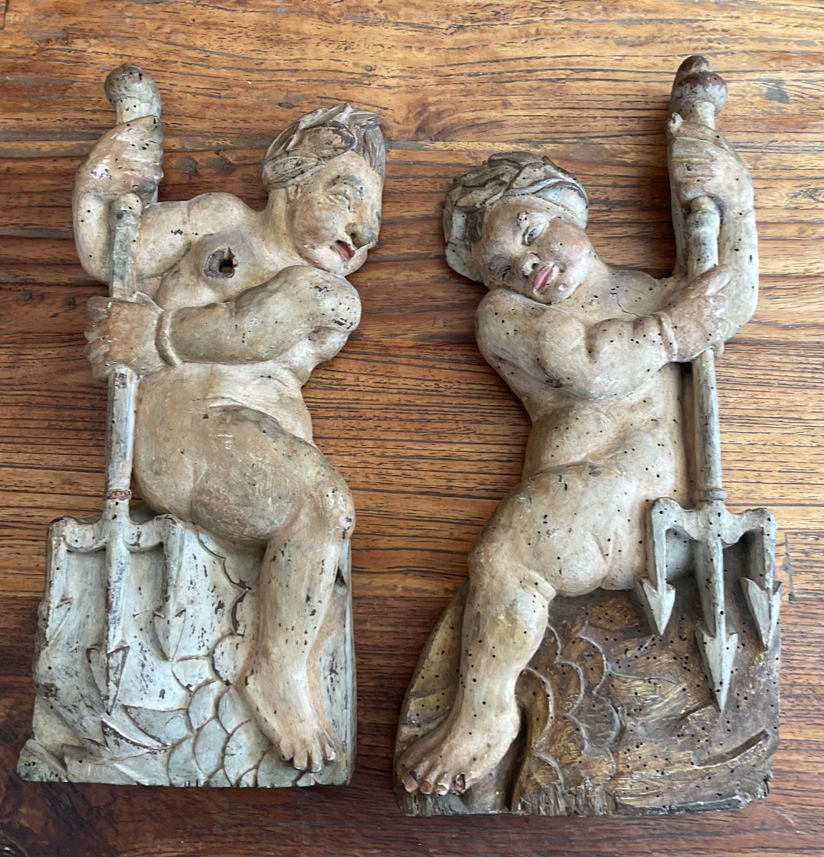Pair Of 18th-century Polychrome Wooden Putti -photo-3