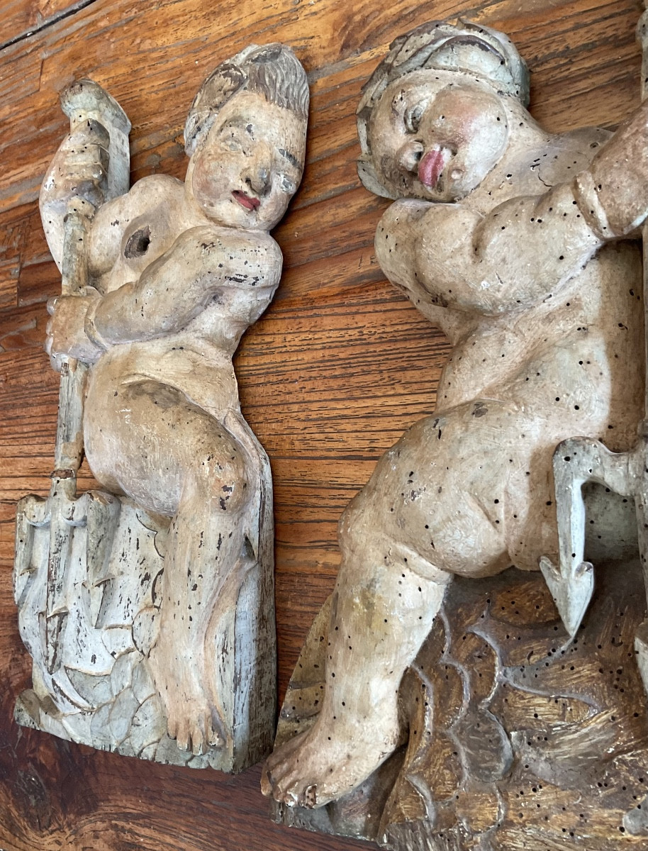 Pair Of 18th-century Polychrome Wooden Putti -photo-2