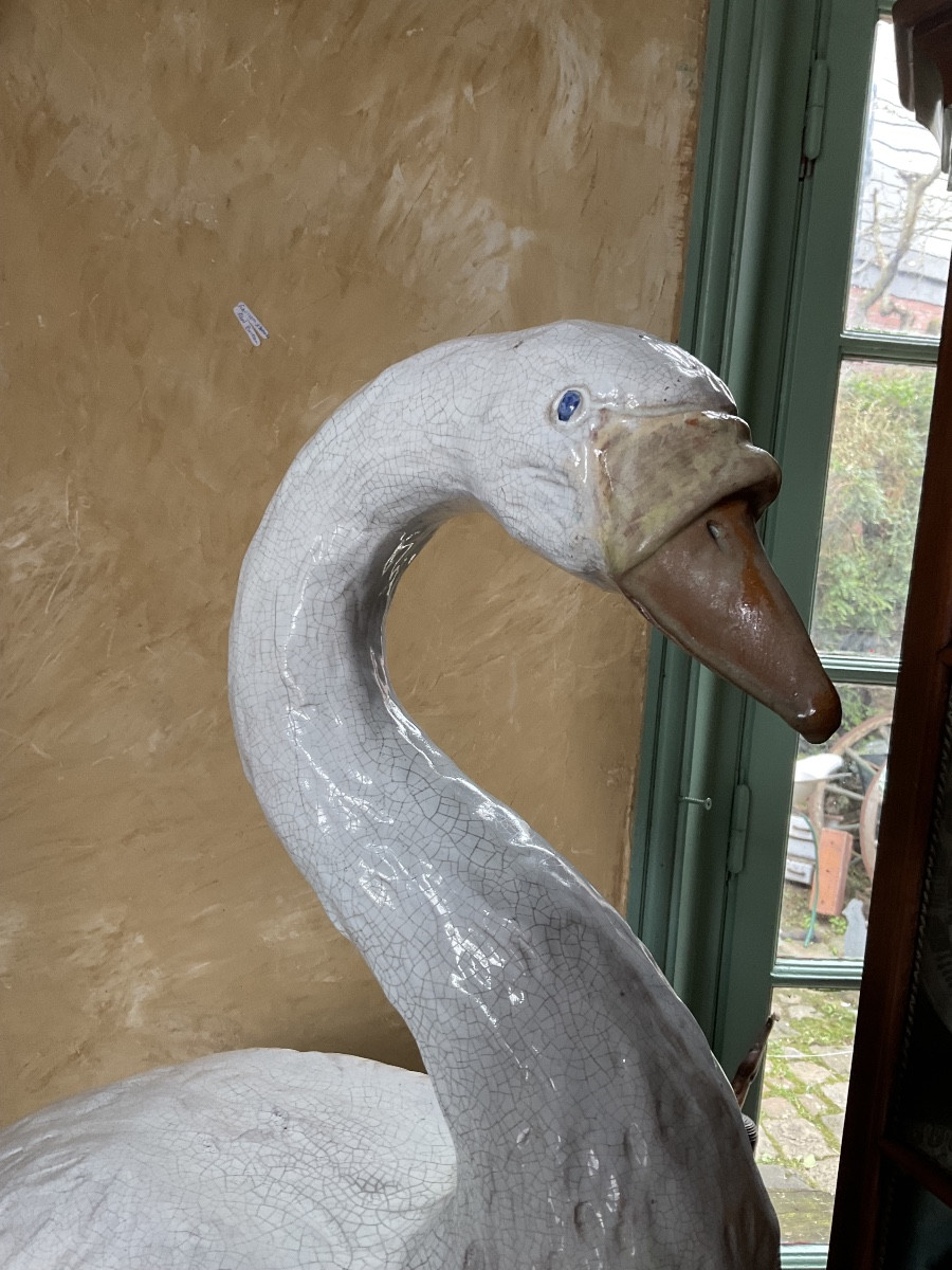 Bavent Earthenware Swan, 84cm Tall-photo-3