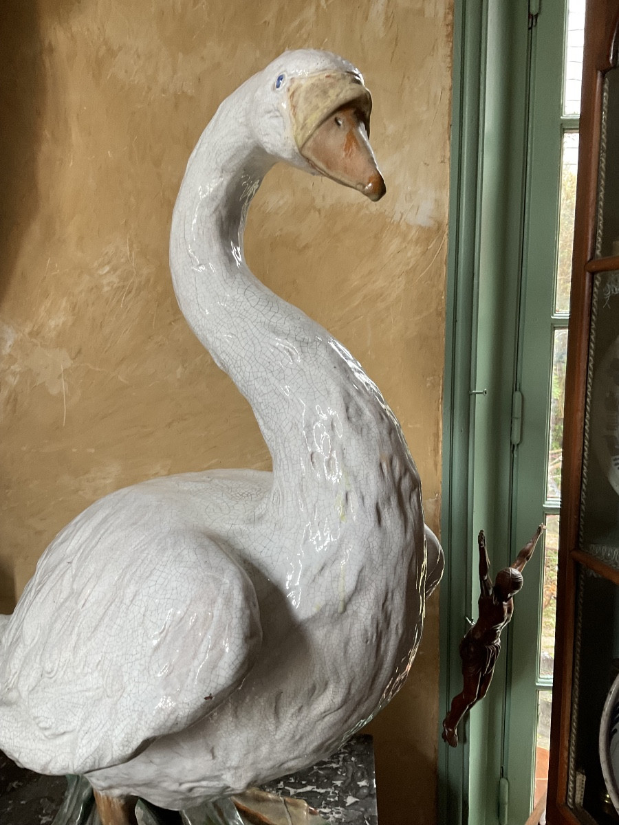 Bavent Earthenware Swan, 84cm Tall-photo-3
