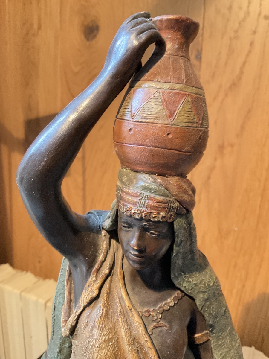 Woman With Water Jug Cachet Godscheider-photo-4