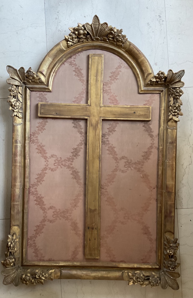 18th-century Frame For An Ivory Crucifix 106//74