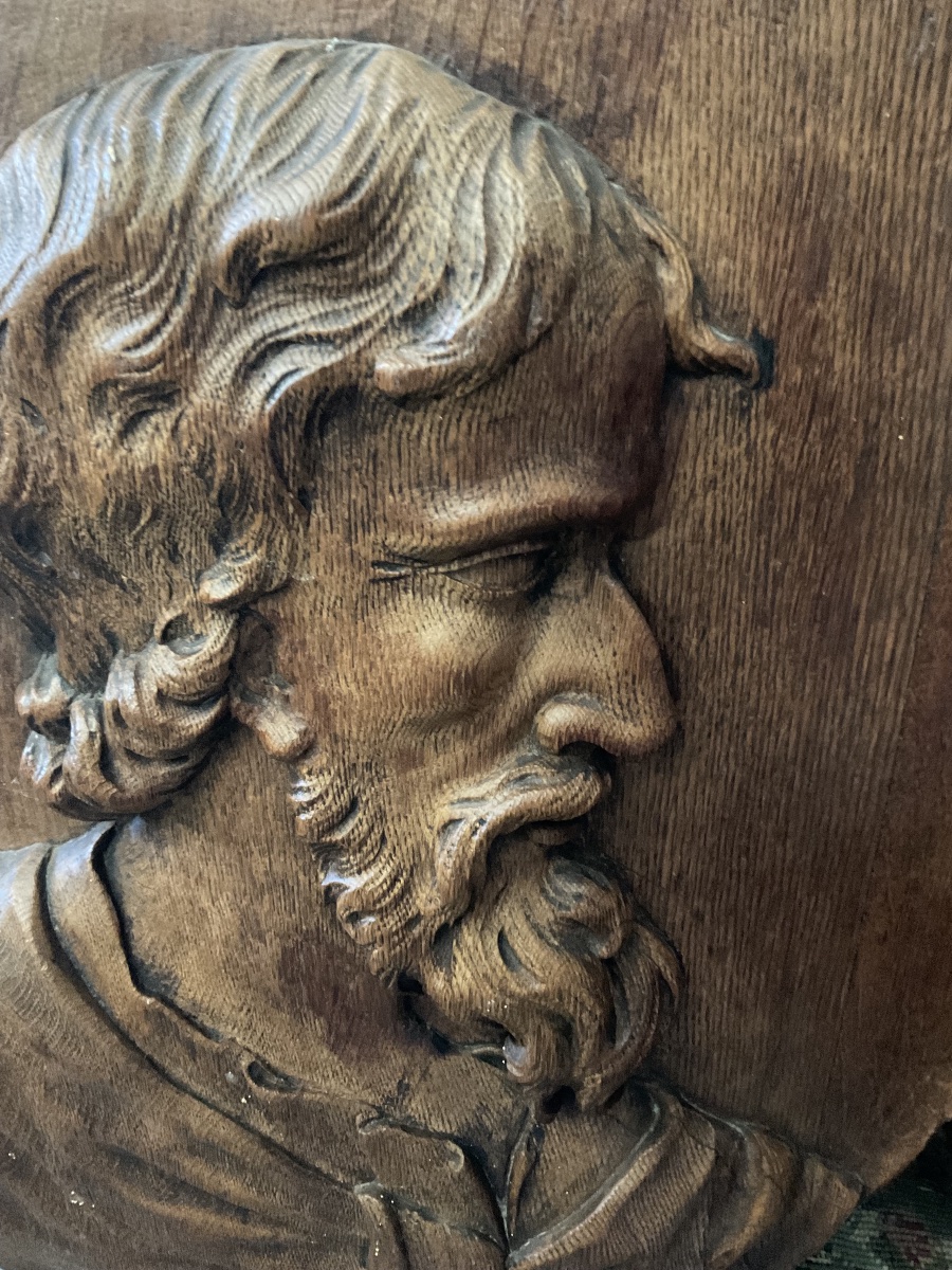 Oval Oak "apostle's Head" 60//46 Cm