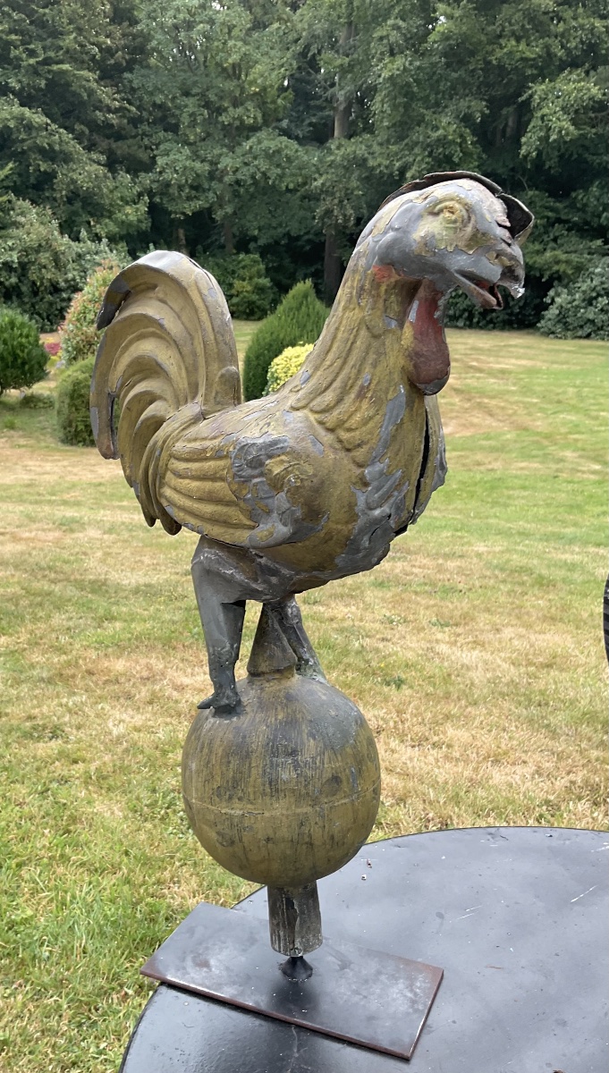 Coq de clocher en zinc dans l’état socle