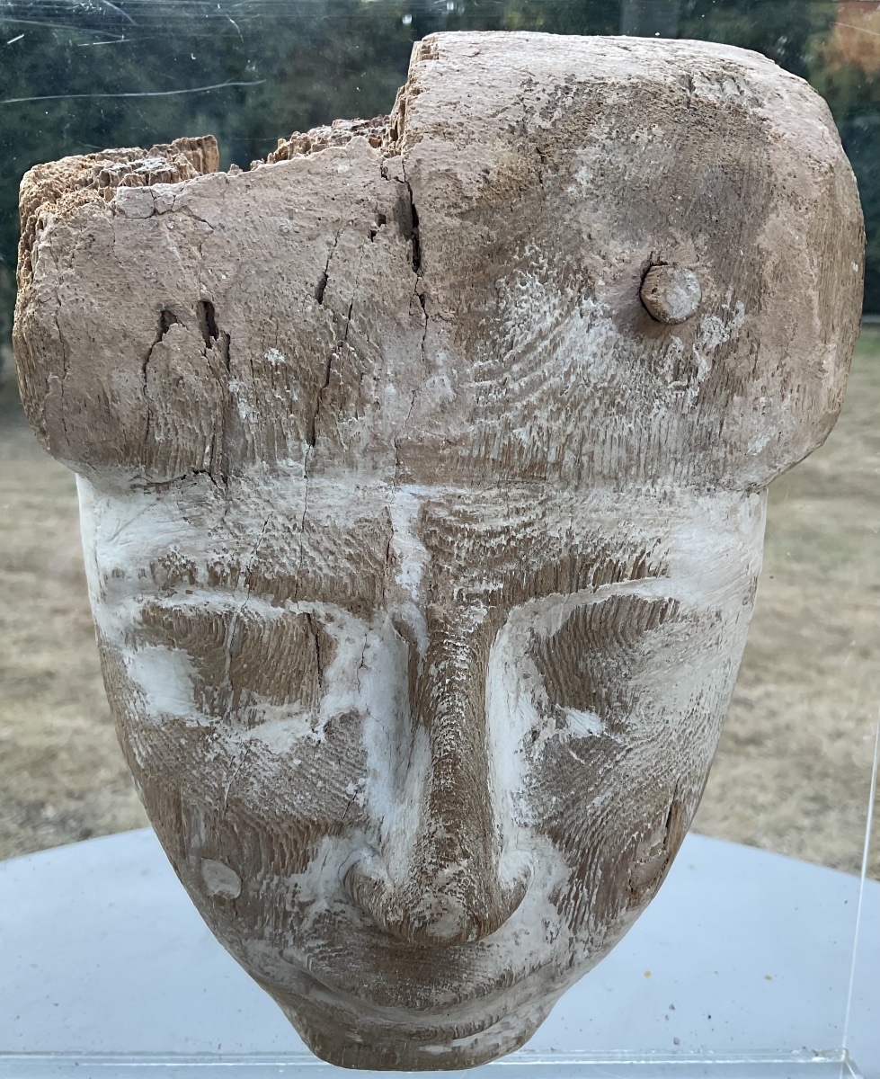Early Egyptian Mask Made Of Wood And Pigments -photo-3