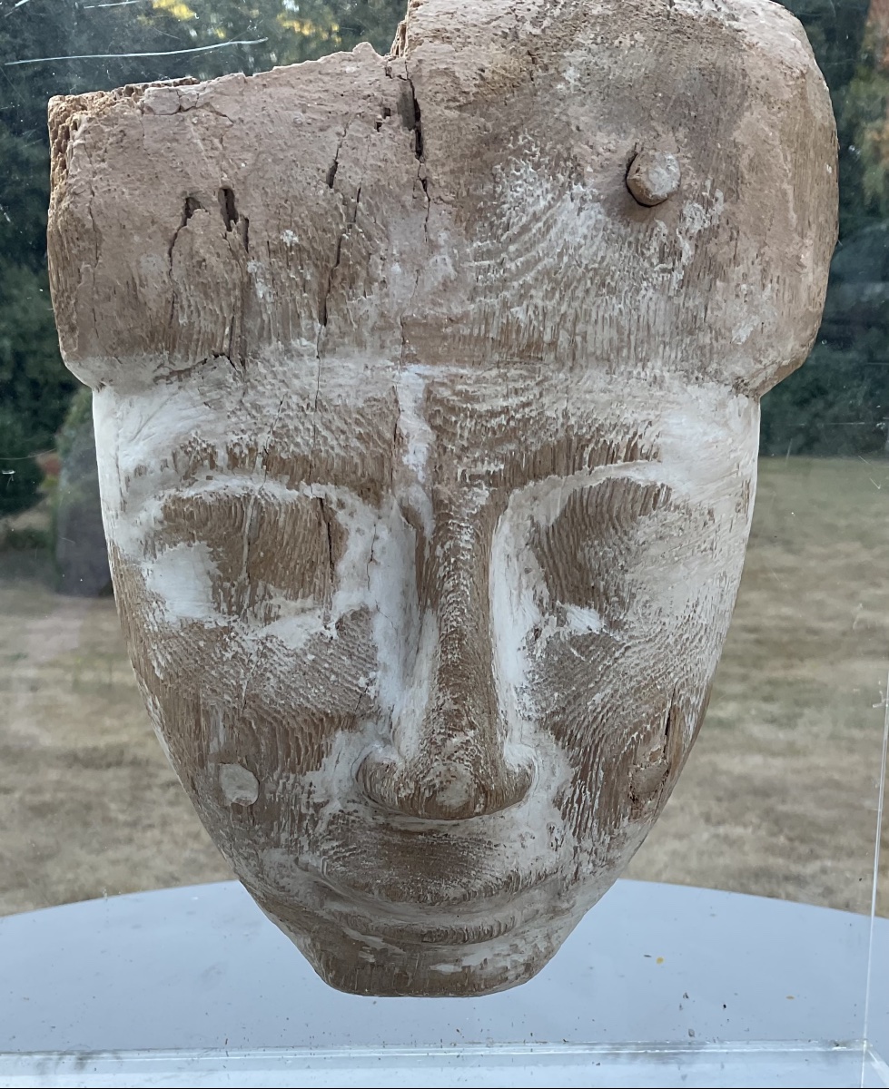 Early Egyptian Mask Made Of Wood And Pigments -photo-4