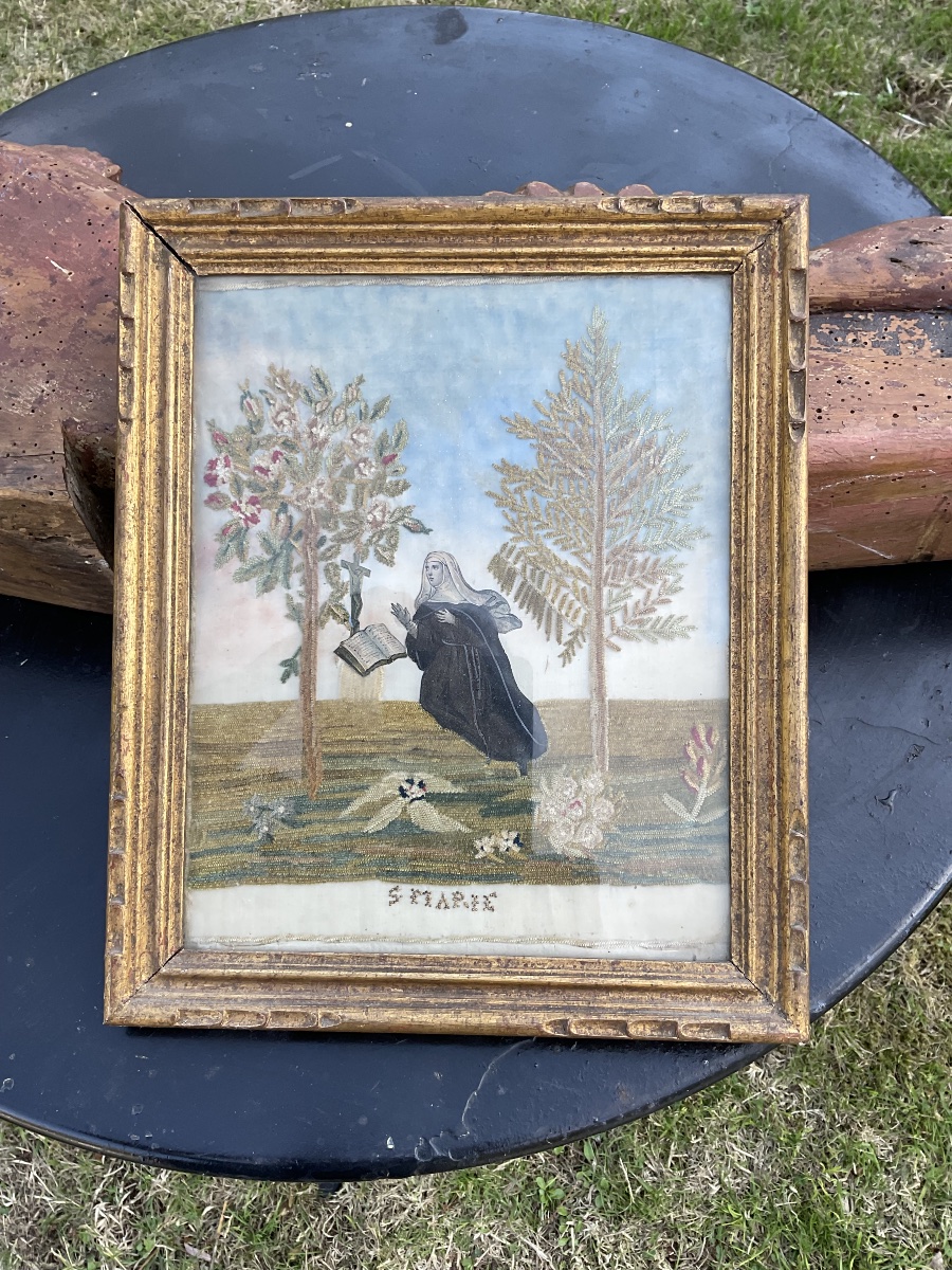 Cadre sainte Marie travail de tissus et broderies