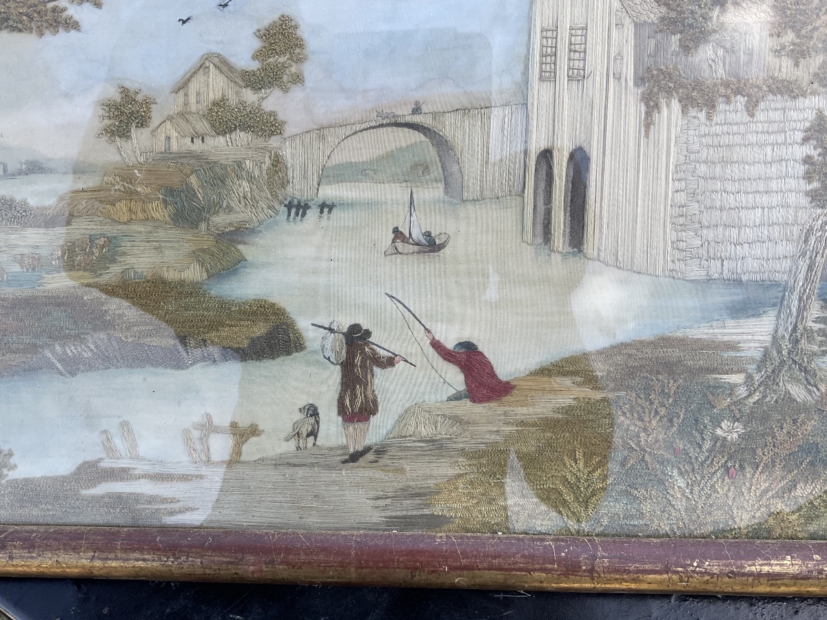 Travail de broderie représentant des personnages au bord de l’eau-photo-3