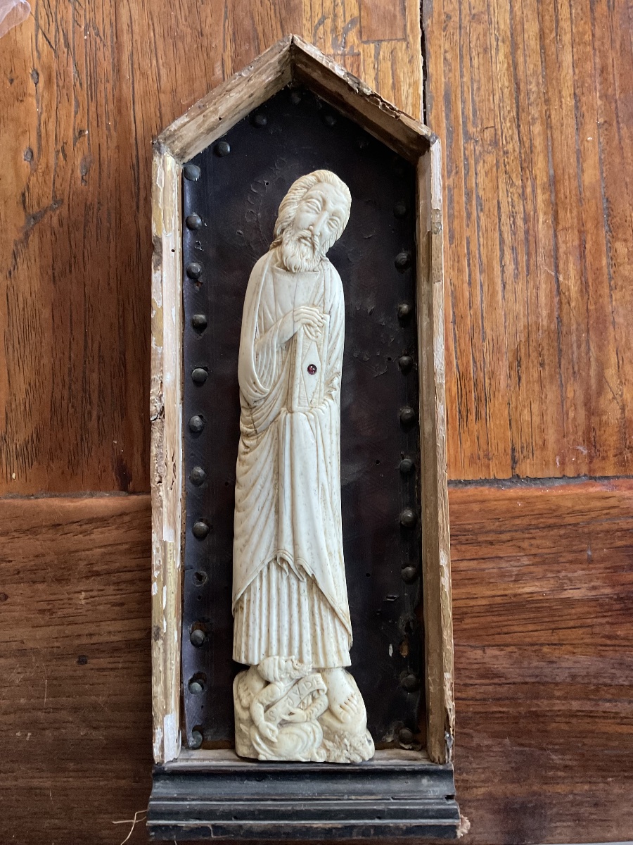 Saint Eudes en os présente dans son autel-photo-2