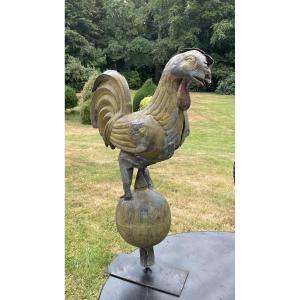 Coq de clocher en zinc dans l’état socle