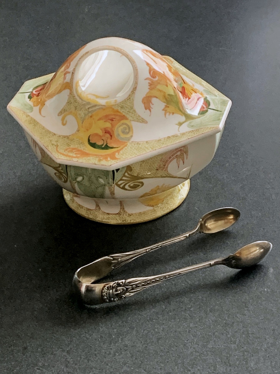 Rozenburg The Hague Eggshell Porcelain Tea Caddy Circa 1900-1907