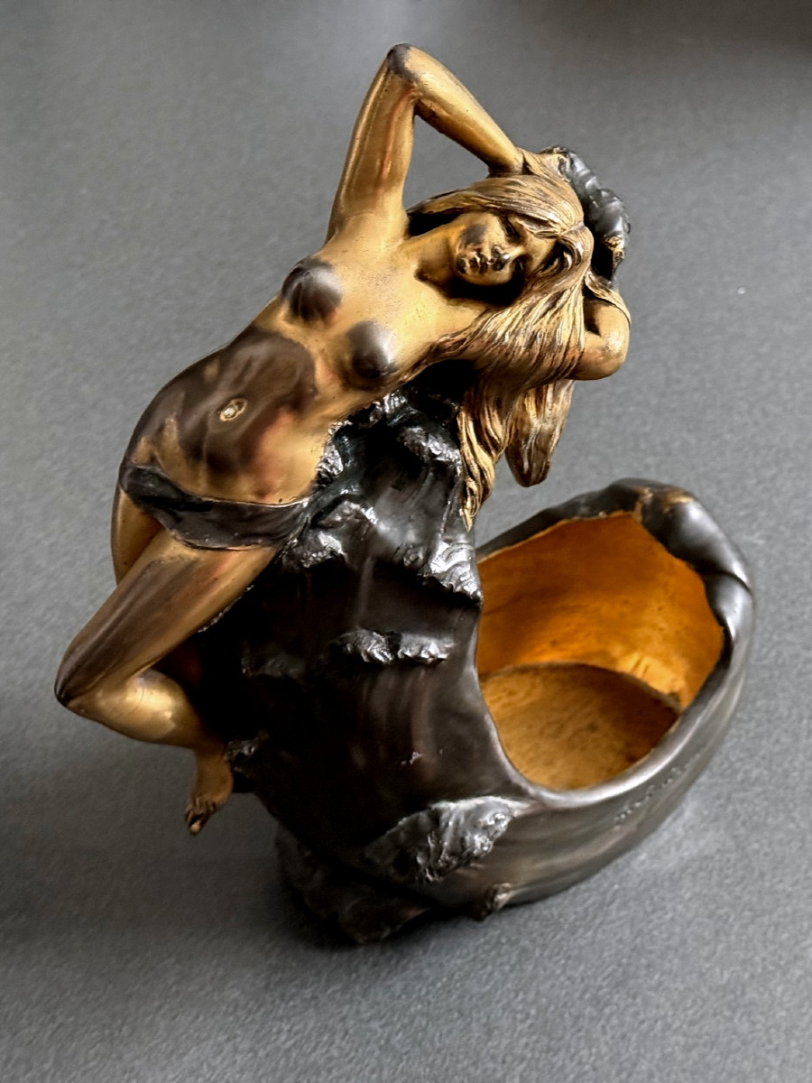 Métal Orivit, étain, partiellement doré, bruni, design de Coudray, Art nouveau. Jardinière 