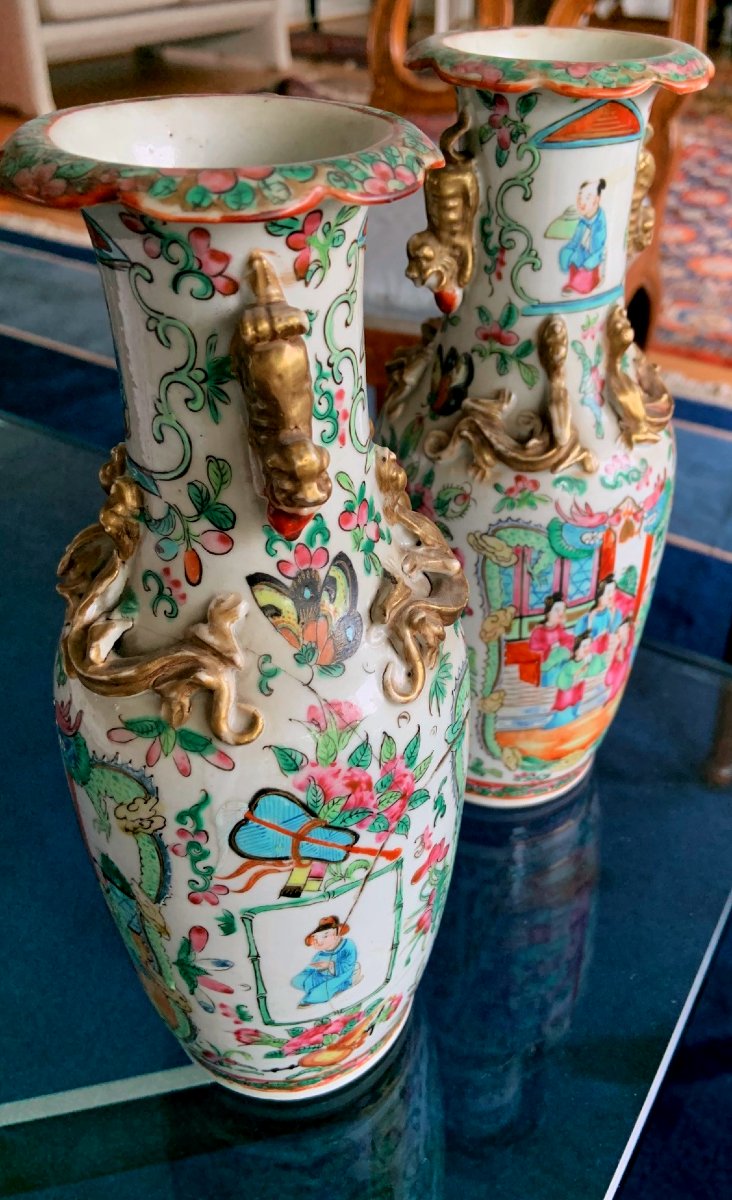 Canton, Chine Paire de vases balustres Émail Famille Rose Dynastie Qing, XIXe siècle  H.24,5 cm-photo-3