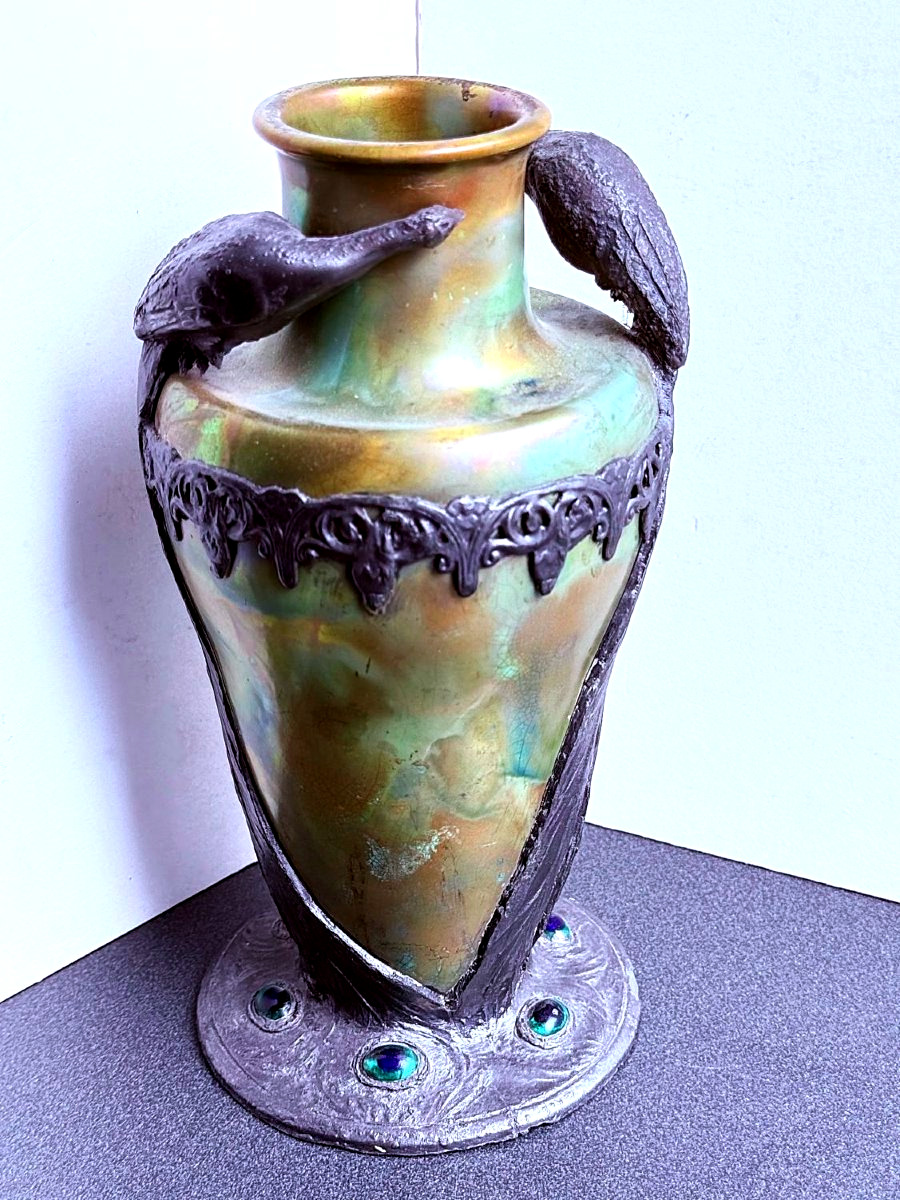 Vase Art Nouveau au Paon N° 272. ORIVIT AG Cologne, Métal Britannia Céramique Zsolnay vers 1906