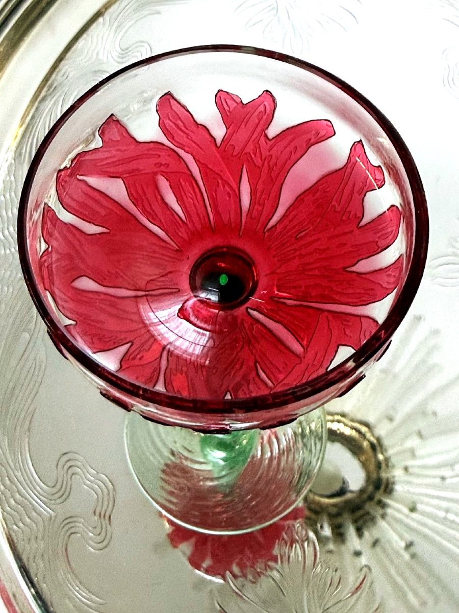 Verre à liqueur Art nouveau en verre doublé rubis et pied en verre à l'uranium Köln Ehrenfeld-photo-1