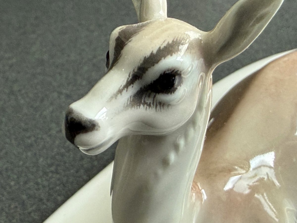 KPM Berlin Porcelaine Gazelle couchée, Emil Rutte, 1921-photo-3