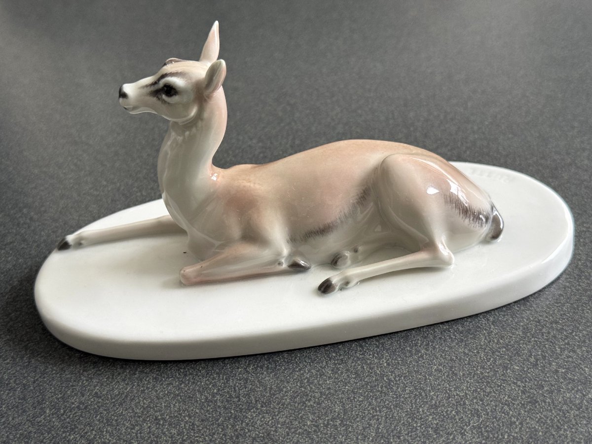 KPM Berlin Porcelaine Gazelle couchée, Emil Rutte, 1921-photo-2