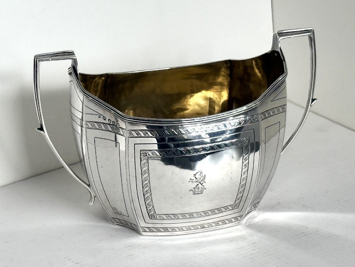 Prince Esterházy de Galántha, Sucrier en argent sterling aux armoiries familiales, Londres 180