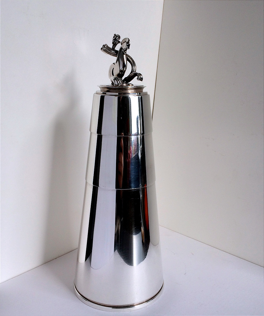 Georg Jensen. Shaker, Pyramide #774 argent  925, Copenhague 1933–1944 Design : Harald Nielsen, 
