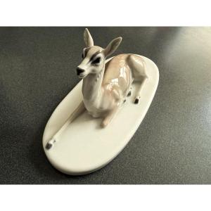 KPM Berlin Porcelaine Gazelle couchée, Emil Rutte, 1921