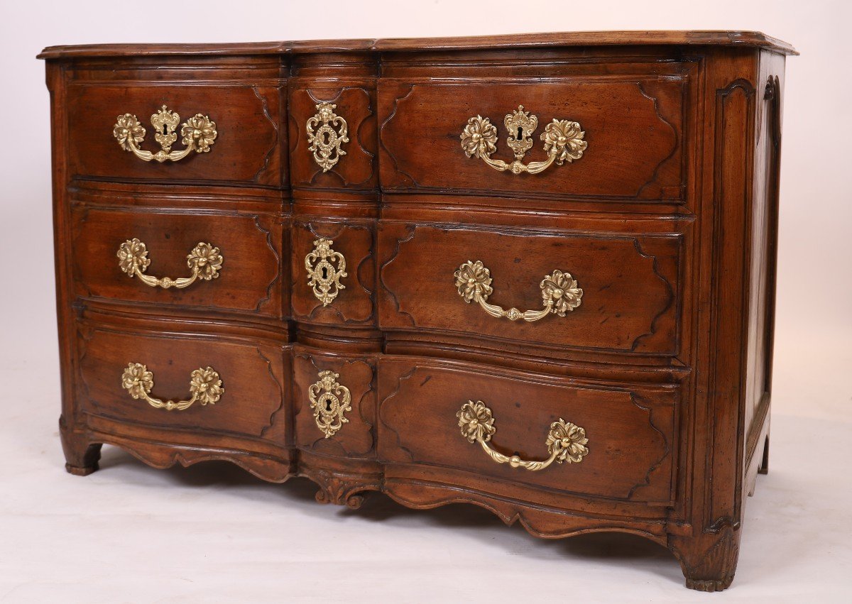 Very Pretty Louis XV Lyonnaise Chest Of Drawers In Castle Crossbow Shape