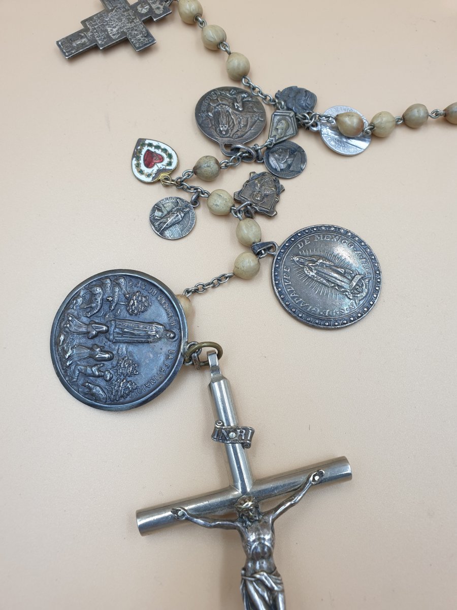 Important Rosary Decorated With 22 Medals And A Crucifix-photo-3