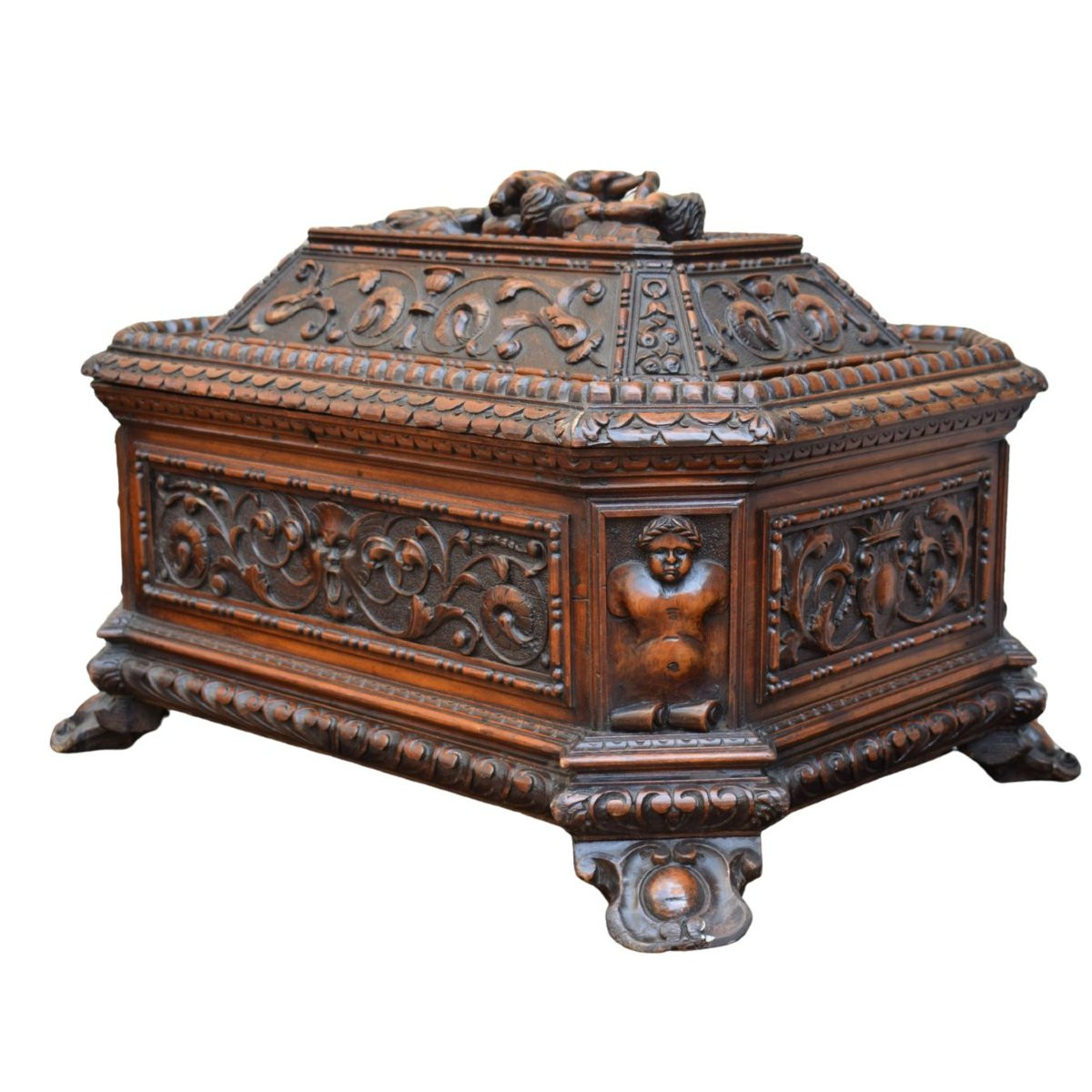 Coffret en bois sculpté – Style néo-Renaissance-photo-2