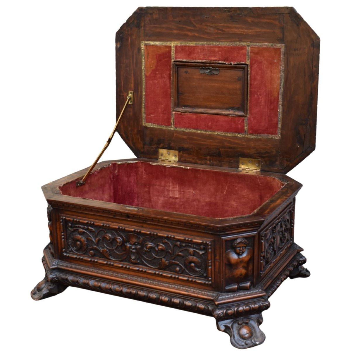 Coffret en bois sculpté – Style néo-Renaissance-photo-2