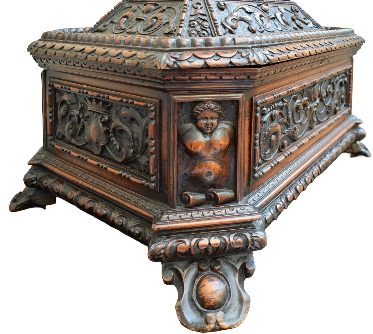 Coffret en bois sculpté – Style néo-Renaissance-photo-7