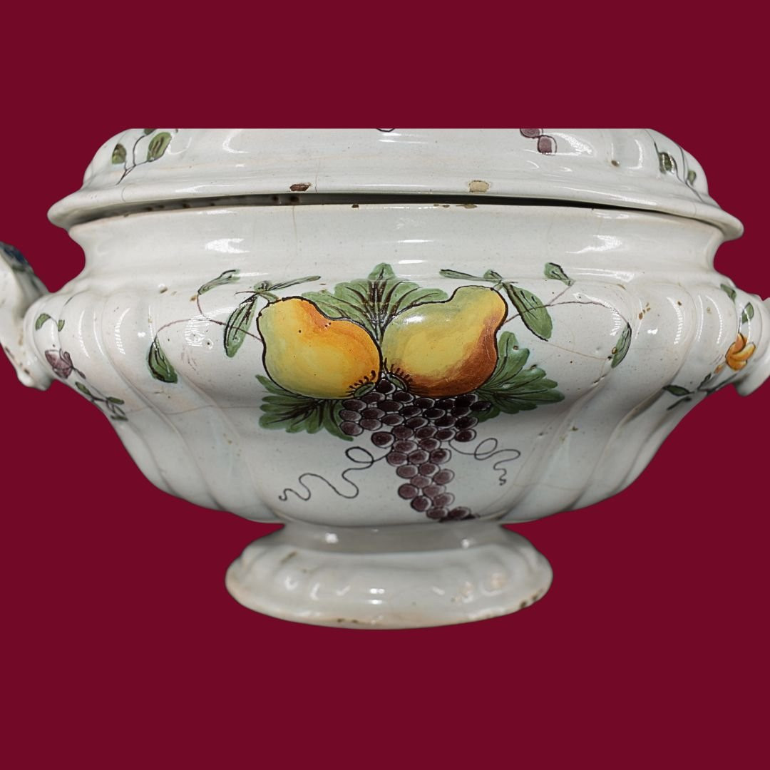 XVIIIe siècle, Imola (Émilie, Italie), Soupeière en faïence polychrome-photo-7