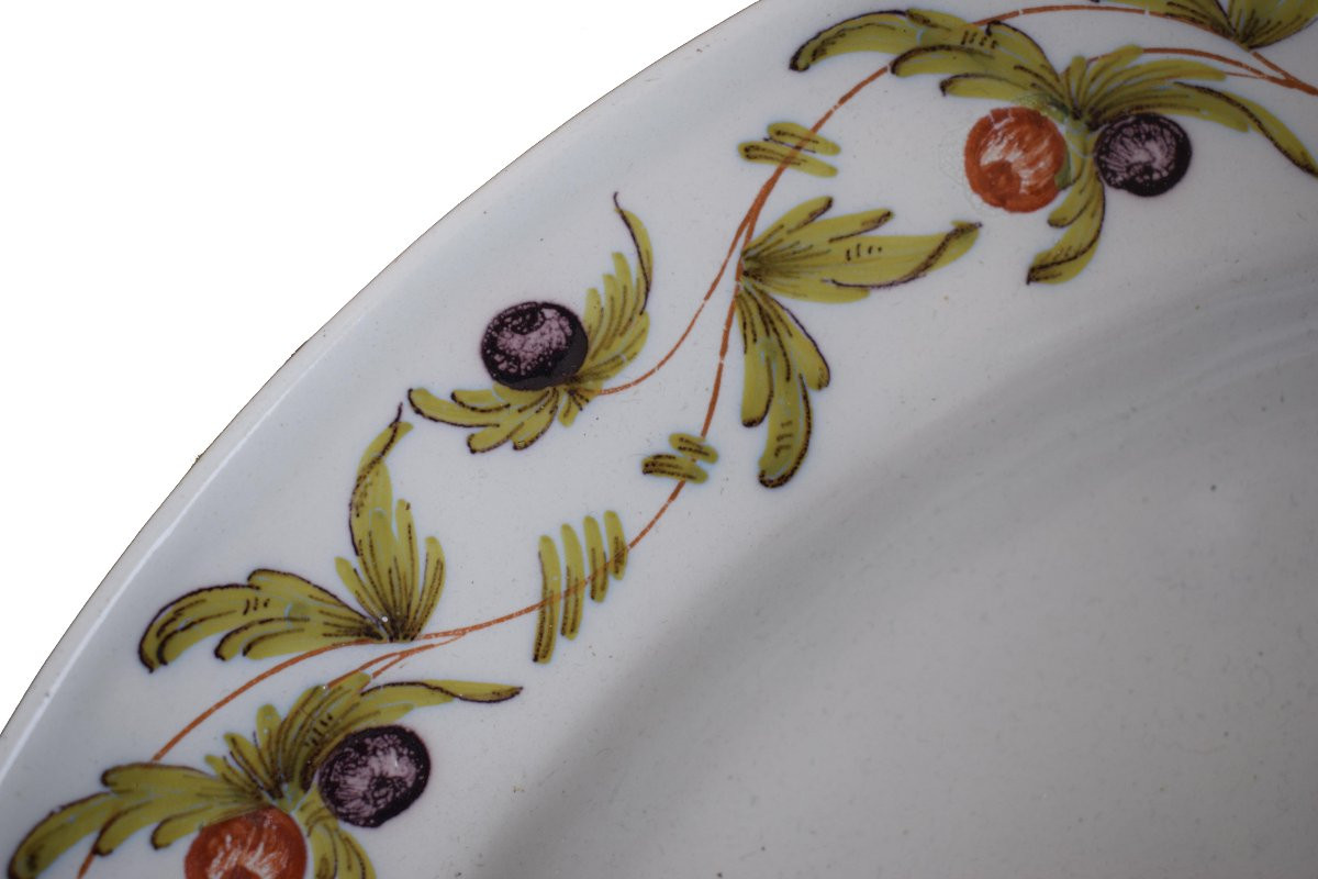 Assiette de parade en faïence, milieu du XVIIIe siècle-photo-2