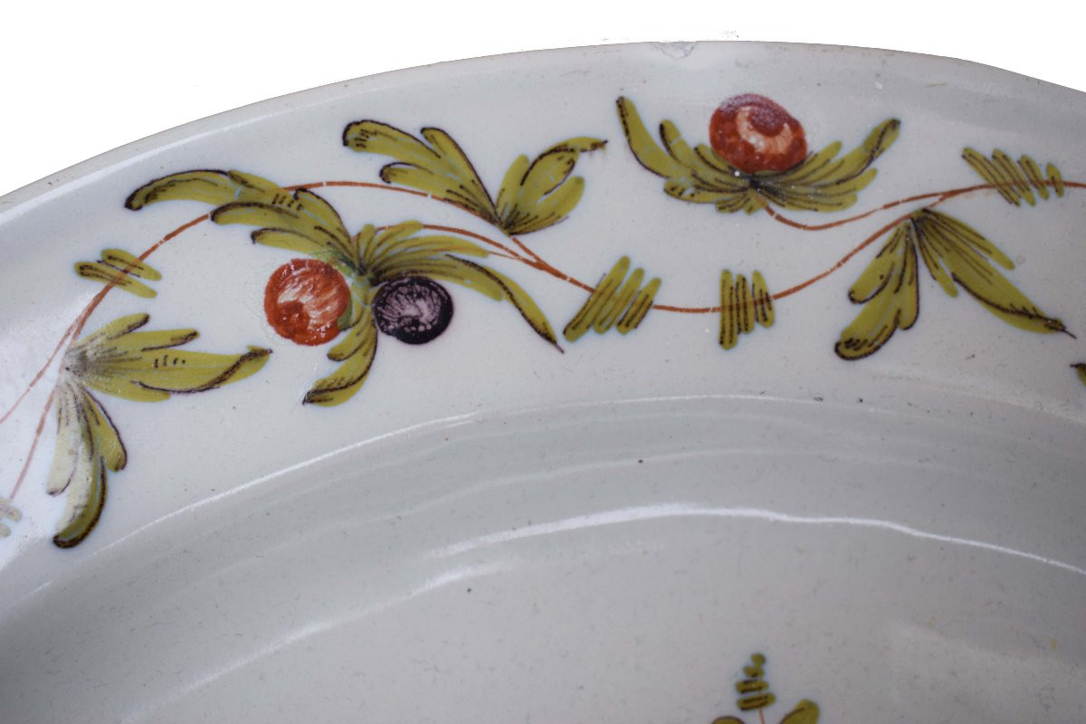 Assiette de parade en faïence, milieu du XVIIIe siècle-photo-3