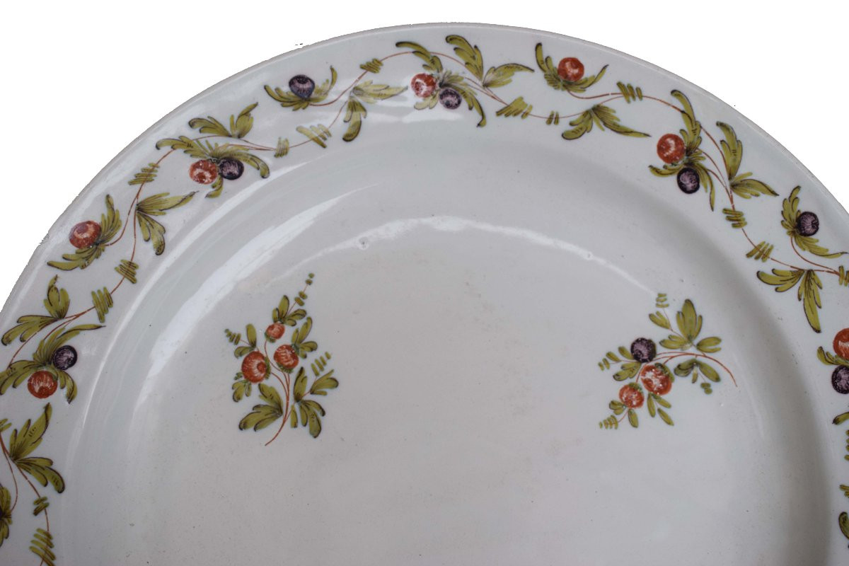Assiette de parade en faïence, milieu du XVIIIe siècle-photo-1
