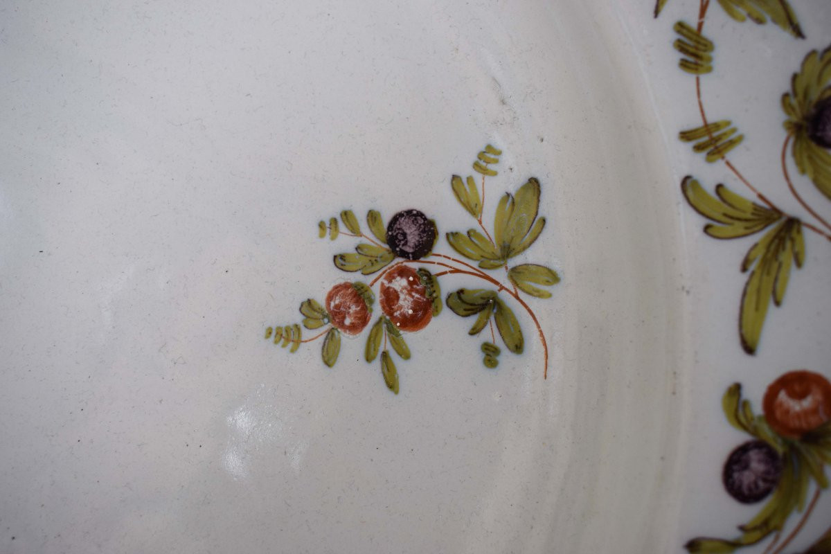 Assiette de parade en faïence, milieu du XVIIIe siècle-photo-3