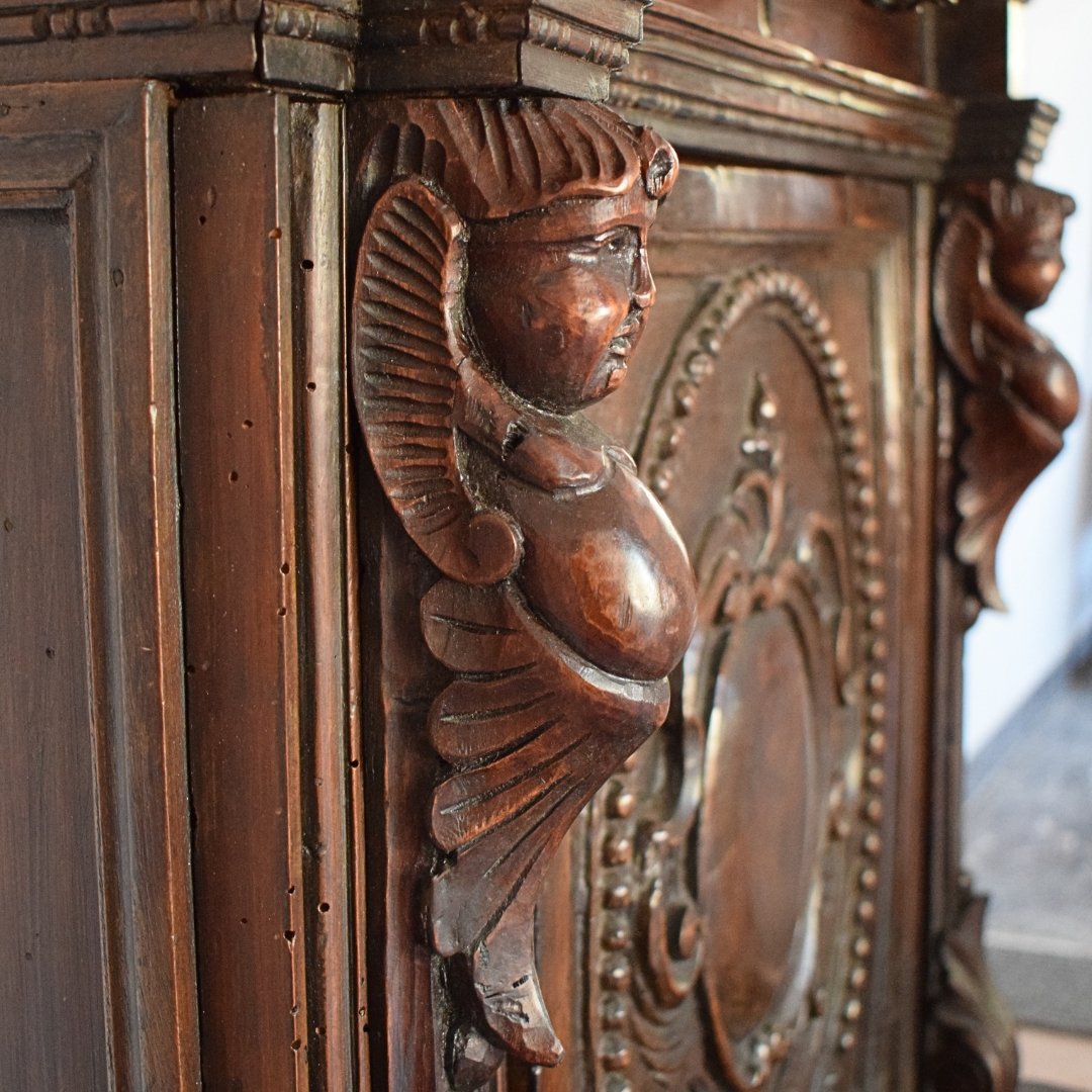 17th-century Genoese Kneeler Made Of Walnut-photo-4