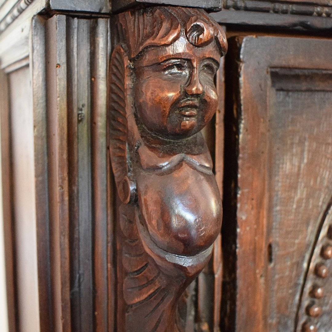 17th-century Genoese Kneeler Made Of Walnut-photo-5