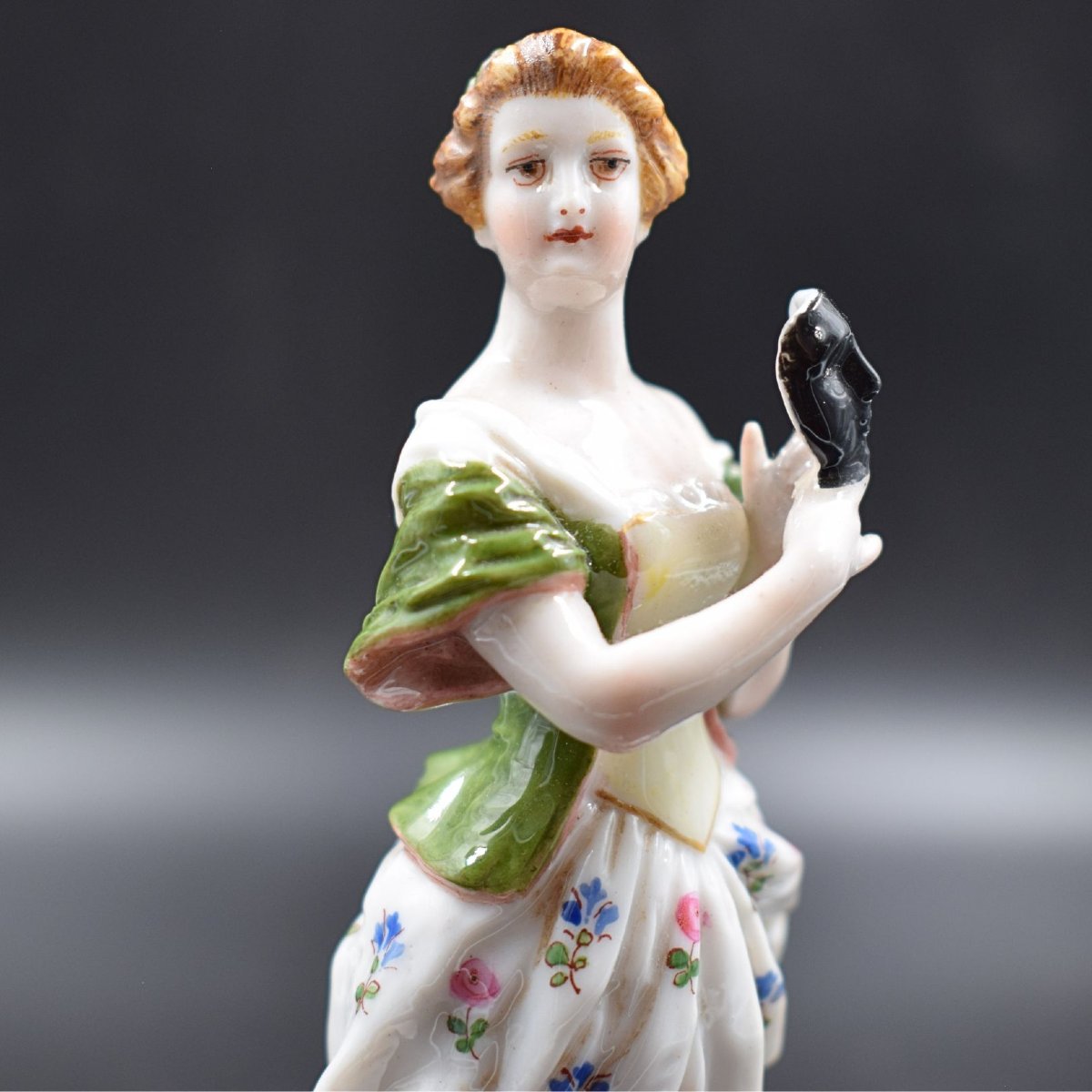 Meissen Porcelain Sculpture – Commedia Dell'arte Figure With Mask -photo-2