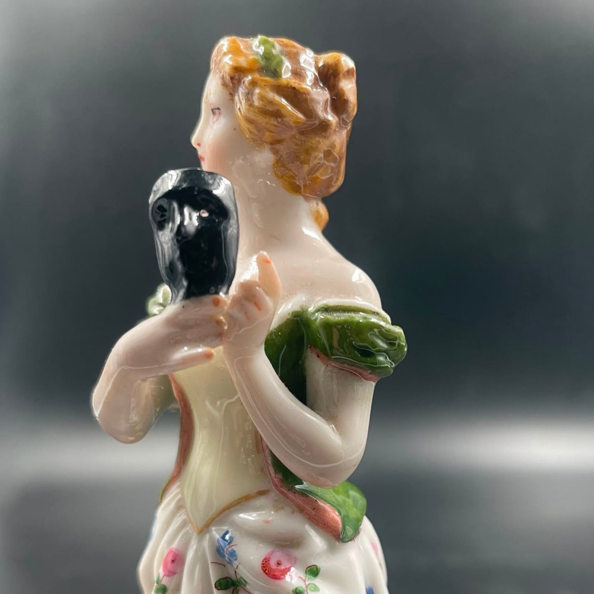Meissen Porcelain Sculpture – Commedia Dell'arte Figure With Mask -photo-4