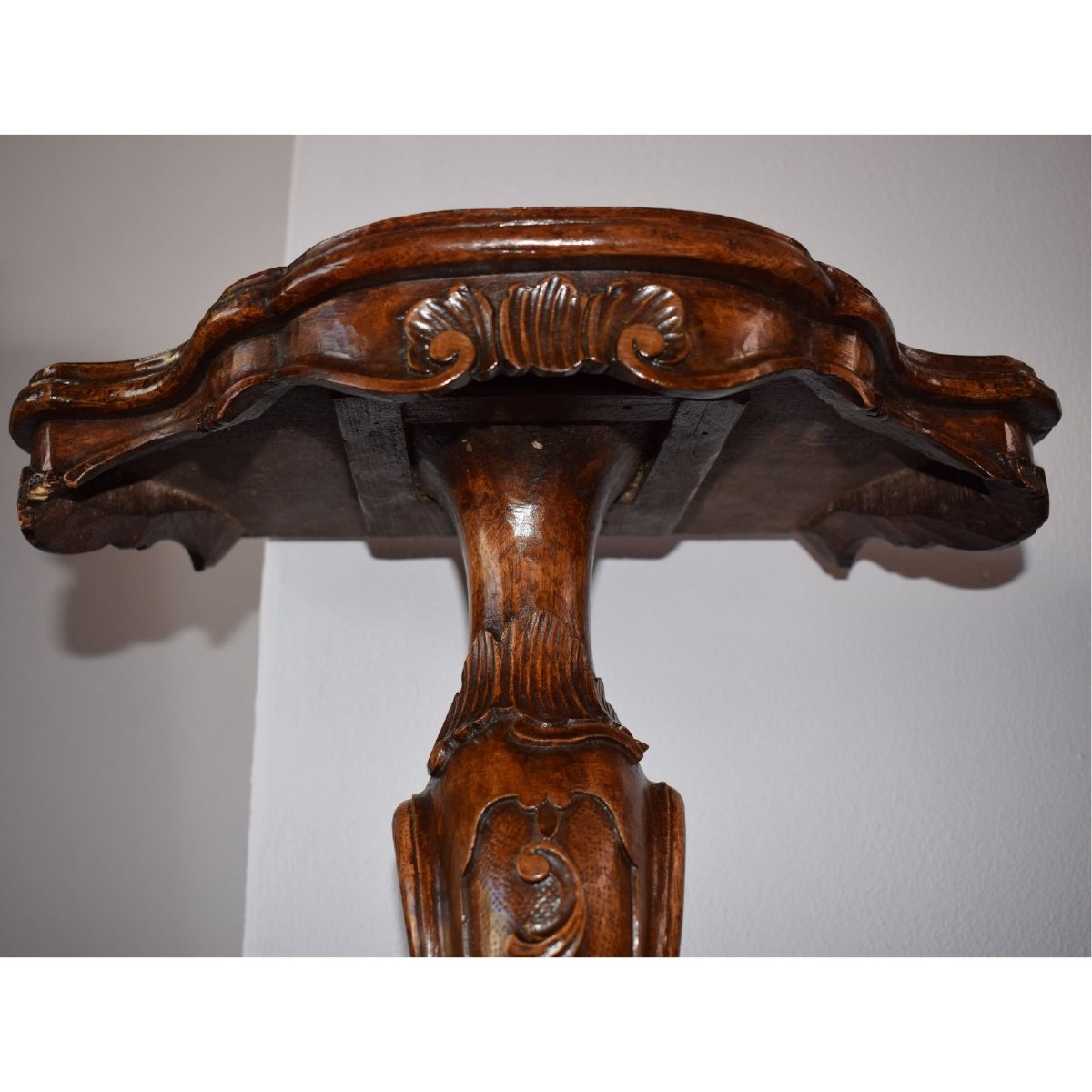 Pair Of Venetian Gueridons In Carved Walnut, Venice, 1720–1730-photo-4