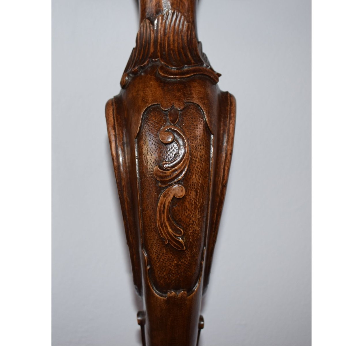 Pair Of Venetian Gueridons In Carved Walnut, Venice, 1720–1730-photo-6