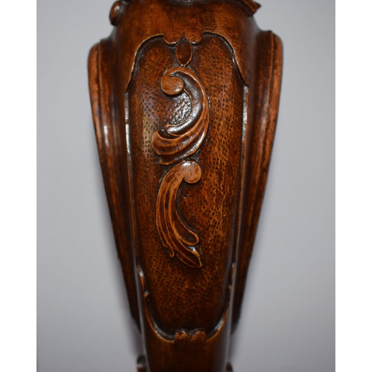 Pair Of Venetian Gueridons In Carved Walnut, Venice, 1720–1730-photo-7