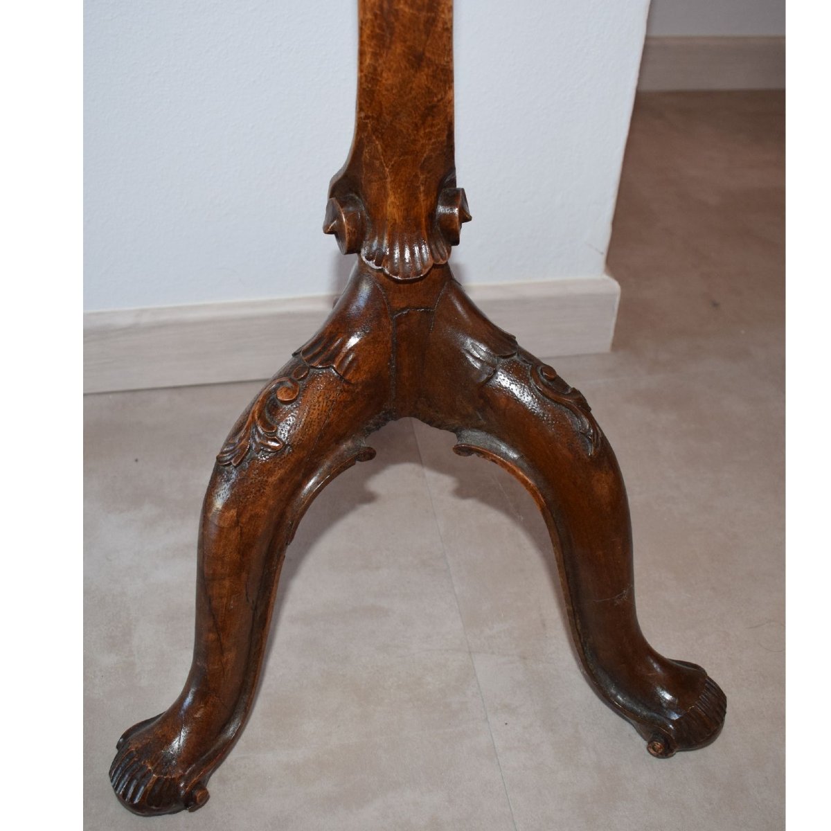 Pair Of Venetian Gueridons In Carved Walnut, Venice, 1720–1730-photo-8