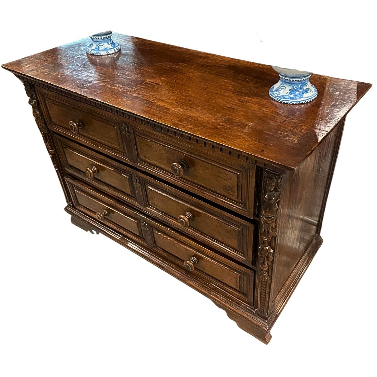 Commode de Bergame (Lombardie) en noyer sculpté, XVIIe siècle-photo-4