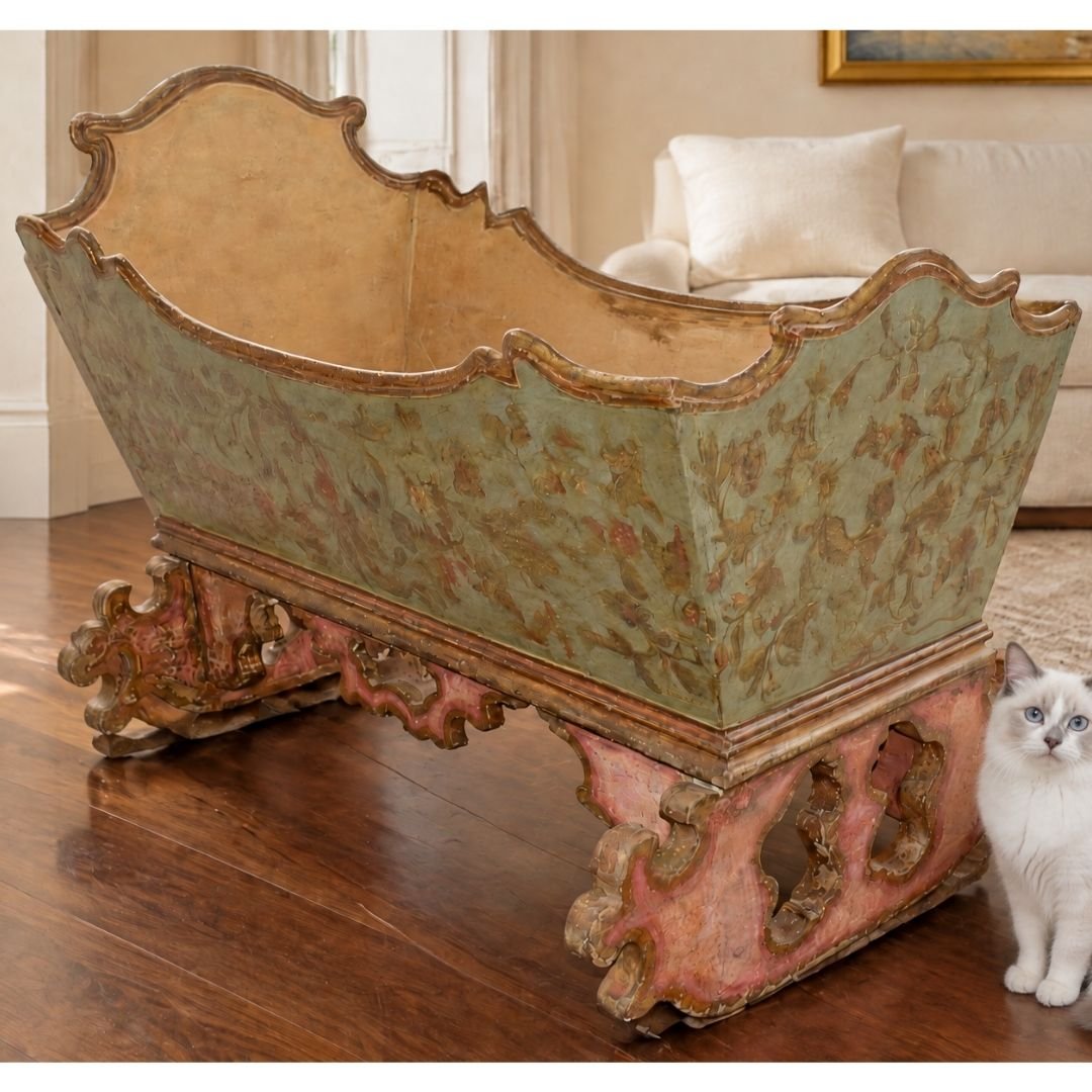  18th-century Venetian Cradle Made Of Polychrome Lacquered Wood-photo-8