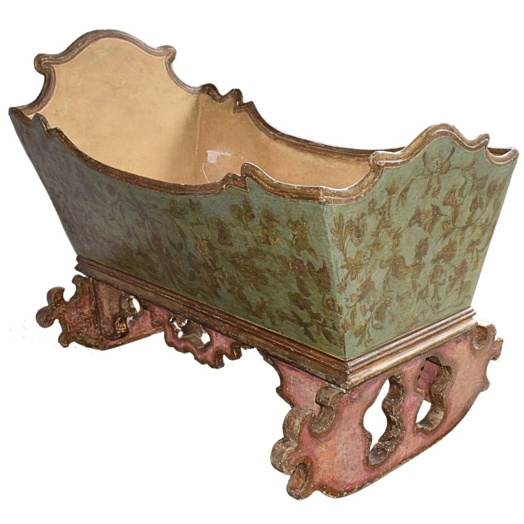  18th-century Venetian Cradle Made Of Polychrome Lacquered Wood