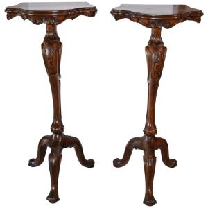 Pair Of Venetian Gueridons In Carved Walnut, Venice, 1720–1730