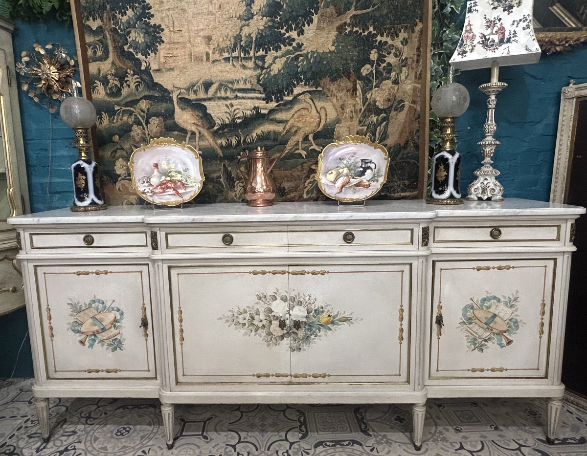 Enfilade De Style Louis XVI Patiné Aux Instruments De Musique 