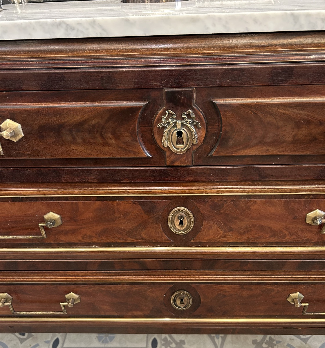 Commode style Louis XVI en acajou plateau en marbre  blanc -photo-4