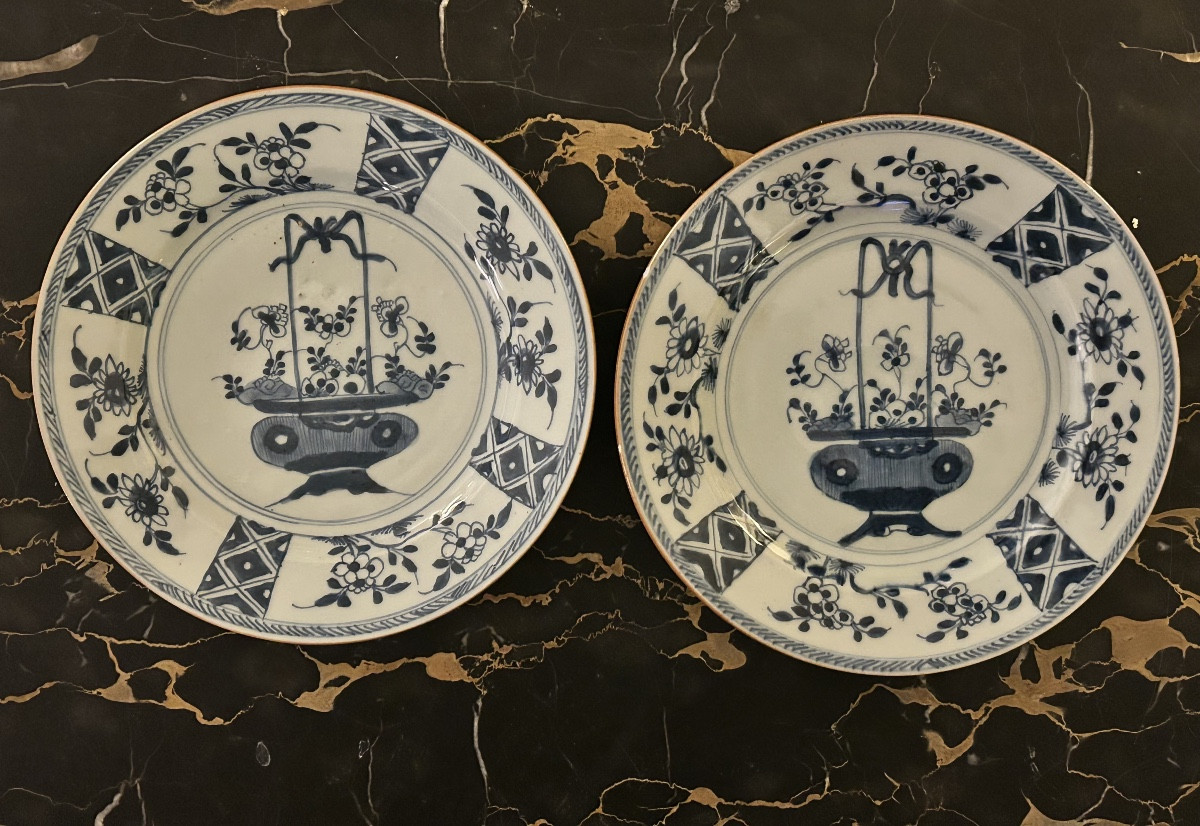 Paire d’assiettes creuses en faïence de Delft XVIII Eme siècle -photo-2