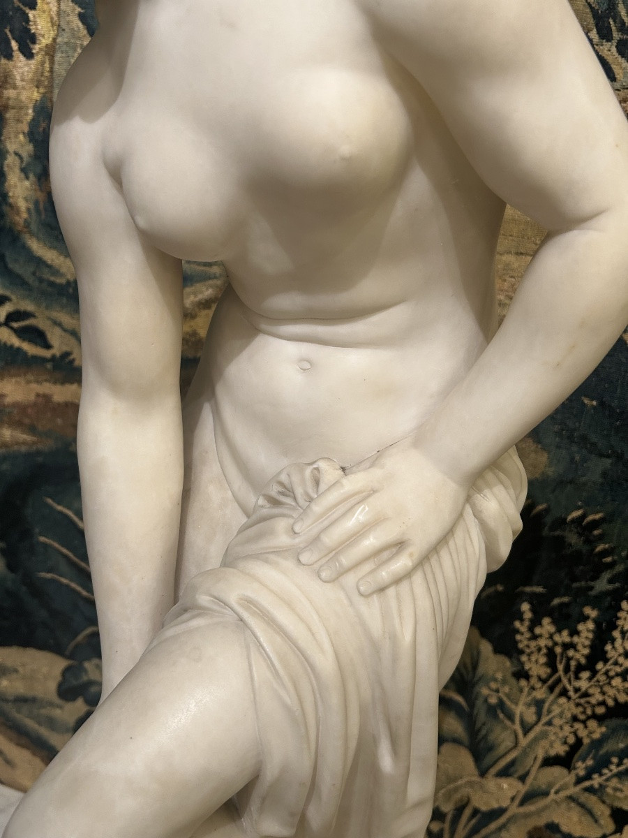 La baigneuse dite Vénus sortant du bain en marbre blanc -photo-4